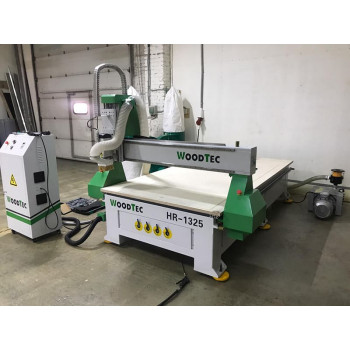 Фрезерно-гравировальный станок с ЧПУ WoodTec HR 1325 Фрезерно-гравировальный станок с ЧПУ WoodTec HR 1325
